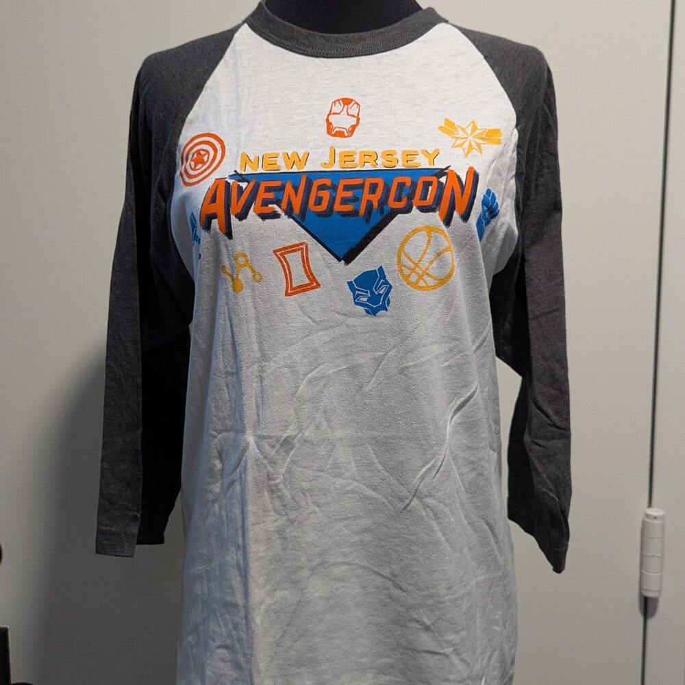 NYCC 2022 Exclusive AvengerCon Raglan Tee Small — Ms. Marvel Shirt — NWT